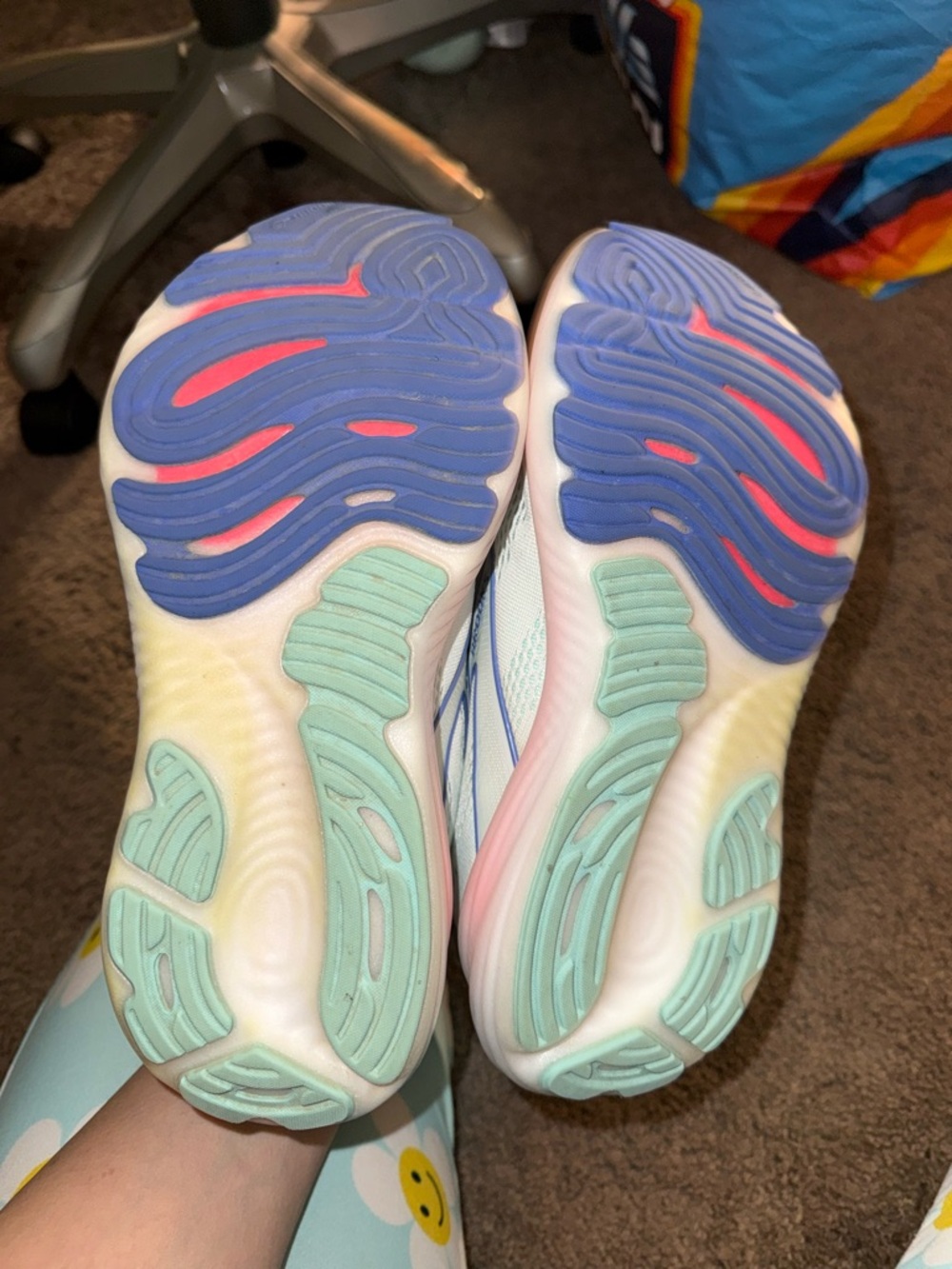 Brooks White Running Shoes with Blue Logo and Pastel Accents glycerin 22 - Picture 3 of 4